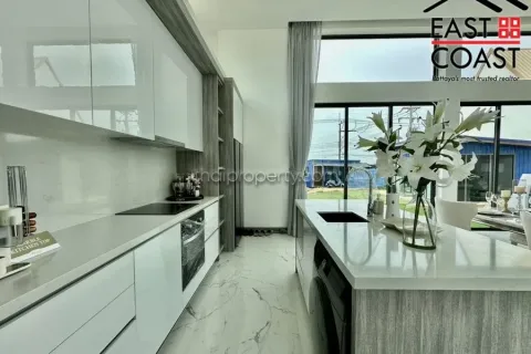 Casa de 4 dormitorios en Pattaya, Tailandia № 213171 - foto 7