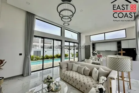 Casa de 4 dormitorios en Pattaya, Tailandia № 213171 - foto 5