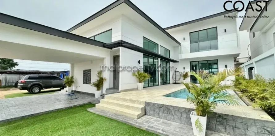 Casa de 4 dormitorios en Pattaya, Tailandia № 213171