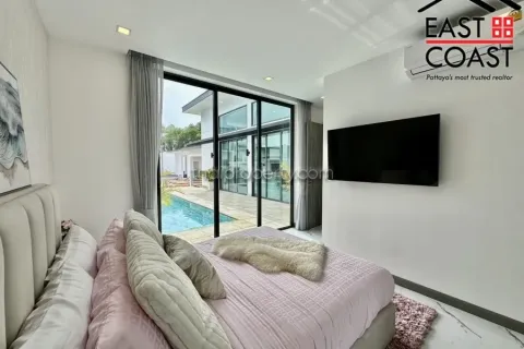 Casa de 4 dormitorios en Pattaya, Tailandia № 213171 - foto 14