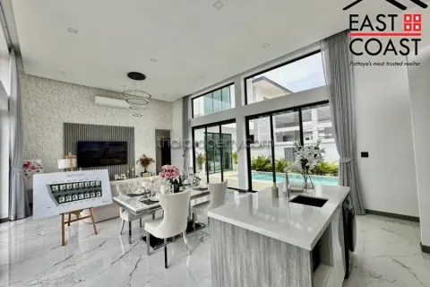 Casa de 4 dormitorios en Pattaya, Tailandia № 213171 - foto 6