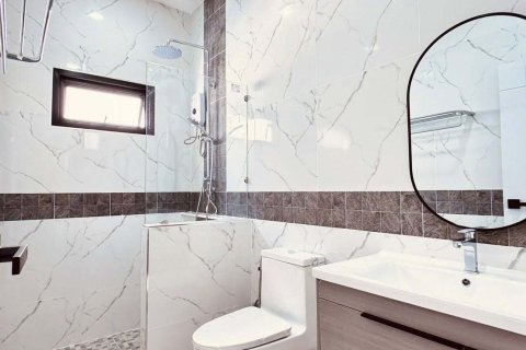 House in Pattaya, Thailand 3 bedrooms № 163000 - photo 17