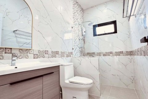 House in Pattaya, Thailand 3 bedrooms № 163000 - photo 11