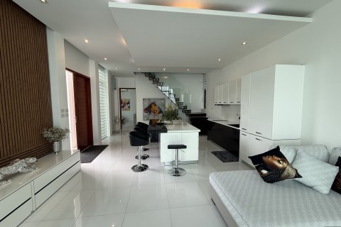 Villa in Kathu, Thailand 3 bedrooms № 167601 - photo 6