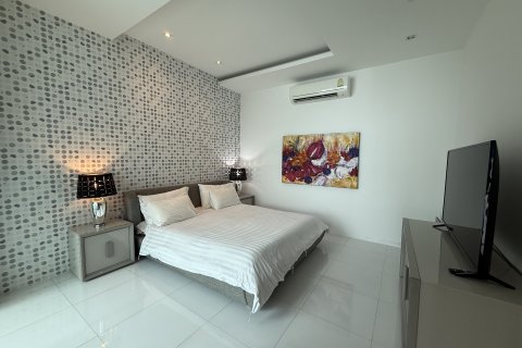 Villa in Kathu, Thailand 3 bedrooms № 167601 - photo 11