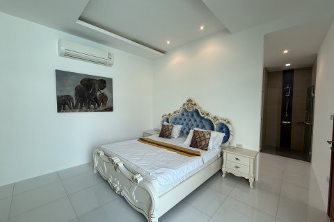 Villa in Kathu, Thailand 3 bedrooms № 167601 - photo 29