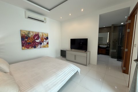 Villa in Kathu, Thailand 3 bedrooms № 167601 - photo 13