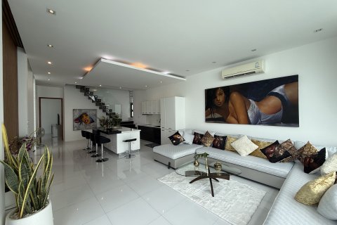 Villa in Kathu, Thailand 3 bedrooms № 167601 - photo 4