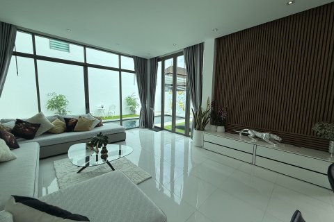 Villa in Kathu, Thailand 3 bedrooms № 167601 - photo 8