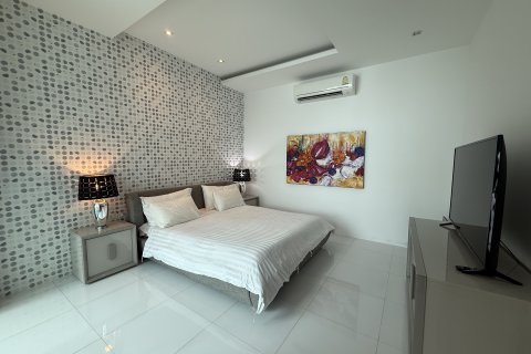 Villa in Kathu, Thailand 3 bedrooms № 167601 - photo 12