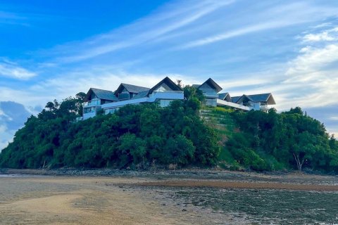 Villa in Pa Klok, Thailand 4 bedrooms № 167598 - photo 3