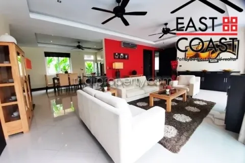 Casa de 4 dormitorios en Pattaya, Tailandia № 212442 - foto 8