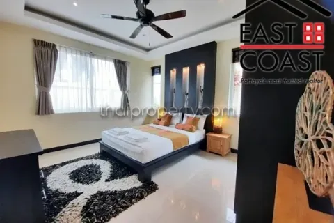 Casa de 4 dormitorios en Pattaya, Tailandia № 212442 - foto 16