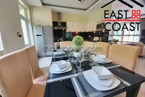 Casa de 4 dormitorios en Pattaya, Tailandia № 212442 - foto 5