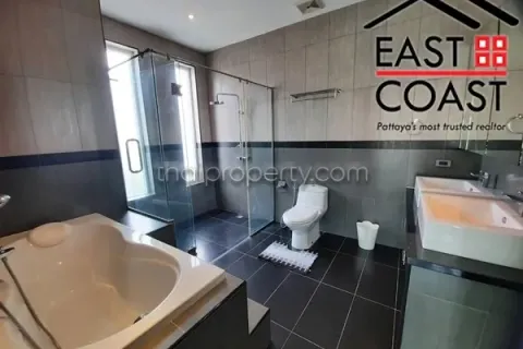 Casa de 4 dormitorios en Pattaya, Tailandia № 212442 - foto 12