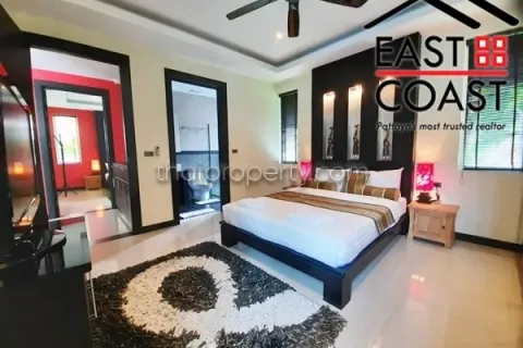 Casa de 4 dormitorios en Pattaya, Tailandia № 212442 - foto 15