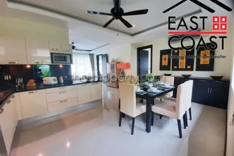 Casa de 4 dormitorios en Pattaya, Tailandia № 212442 - foto 7