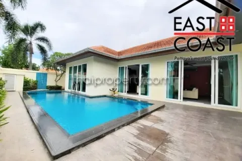 House in Pattaya, Thailand 4 bedrooms № 212442