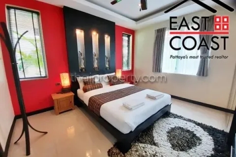 Casa de 4 dormitorios en Pattaya, Tailandia № 212442 - foto 18