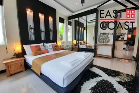 Casa de 4 dormitorios en Pattaya, Tailandia № 212442 - foto 17