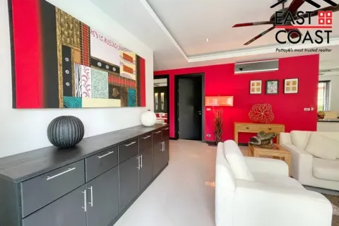 Casa de 4 dormitorios en Pattaya, Tailandia № 212443 - foto 3