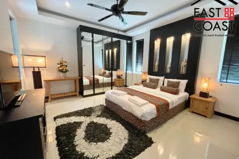 Casa de 4 dormitorios en Pattaya, Tailandia № 212443 - foto 22