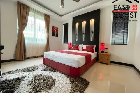 Casa de 4 dormitorios en Pattaya, Tailandia № 212443 - foto 27