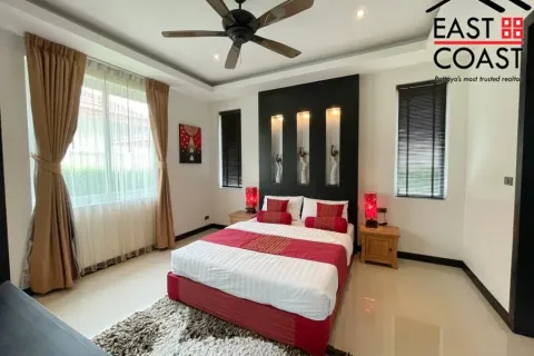 Casa de 4 dormitorios en Pattaya, Tailandia № 212443 - foto 26