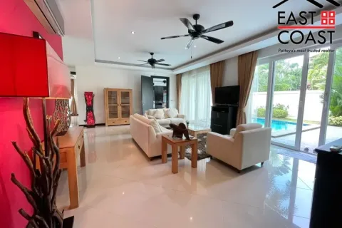 Casa de 4 dormitorios en Pattaya, Tailandia № 212443 - foto 5
