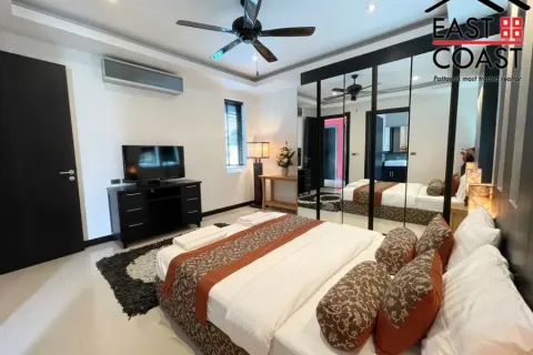 Casa de 4 dormitorios en Pattaya, Tailandia № 212443 - foto 24