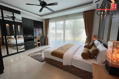 Casa de 4 dormitorios en Pattaya, Tailandia № 212443 - foto 16