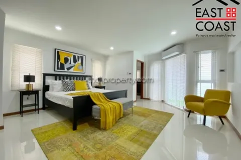 Casa de 4 dormitorios en Jomtien Beach, Pattaya, Tailandia № 212437 - foto 11
