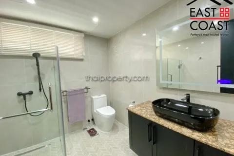 Casa de 4 dormitorios en Jomtien Beach, Pattaya, Tailandia № 212437 - foto 10
