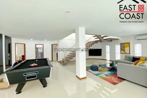 Casa de 4 dormitorios en Jomtien Beach, Pattaya, Tailandia № 212437 - foto 6