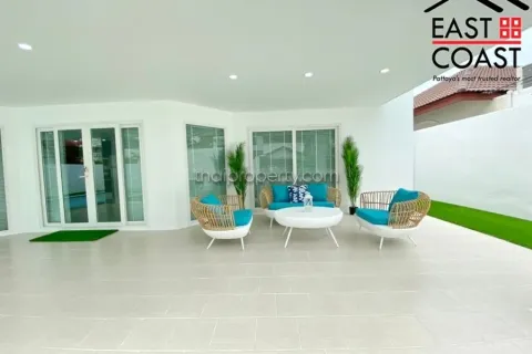 Casa de 4 dormitorios en Jomtien Beach, Pattaya, Tailandia № 212437 - foto 3