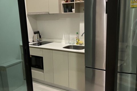 Condo à Huai Khwang, Bangkok, Thaïlande, 2 chambres  № 170866 - photo 10