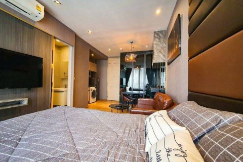 Студия в кондо в Клонг Тоэй, Бангкок, Таиланд № 163542 - фото 4