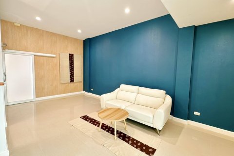 Townhouse in Prawet, Bangkok, Thailand 3 bedrooms № 138445 - photo 2