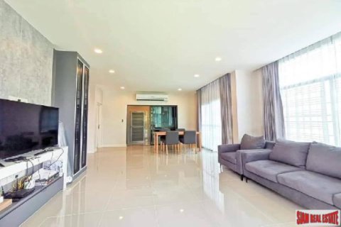 วิลล่าในกรุงเทพฯ, ประเทศไทย 4 ห้องนอน № 203264 - รูปถ่าย 5