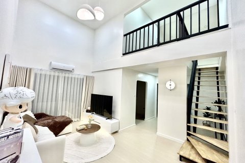 Кондоминиум с 2 спальнями в Суан Луанге, Бангкок, Таиланд № 171957 - фото 1