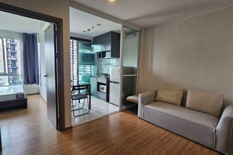 Studio dans le Condo à Watthana, Bangkok, Thaïlande  № 173437 - photo 2