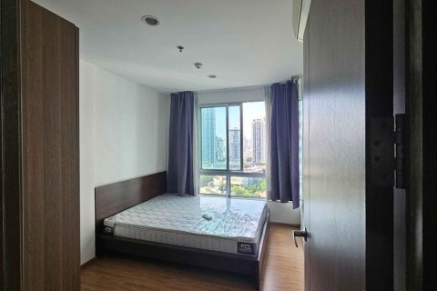 Studio dans le Condo à Watthana, Bangkok, Thaïlande  № 173437 - photo 4