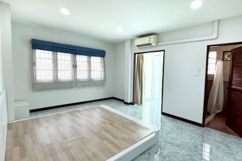 House in Suan Luang, Bangkok, Thailand 4 bedrooms № 173435 - photo 13