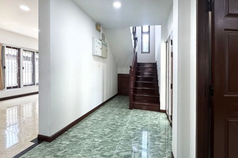House in Suan Luang, Bangkok, Thailand 4 bedrooms № 173435 - photo 15
