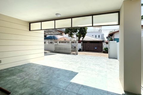 House in Suan Luang, Bangkok, Thailand 4 bedrooms № 173435 - photo 19