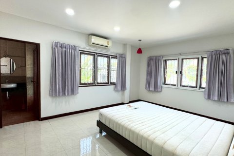 House in Suan Luang, Bangkok, Thailand 4 bedrooms № 173435 - photo 14