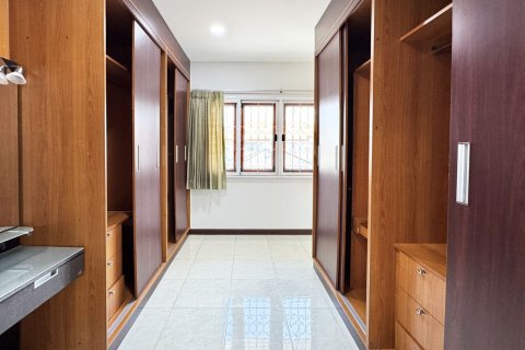 House in Suan Luang, Bangkok, Thailand 4 bedrooms № 173435 - photo 4