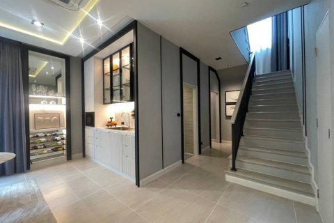 House in Bang Kaeo, Thailand 4 bedrooms № 115371 - photo 8