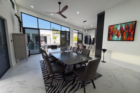 Villa in Hua Hin, Thailand 5 bedrooms № 169739 - photo 14