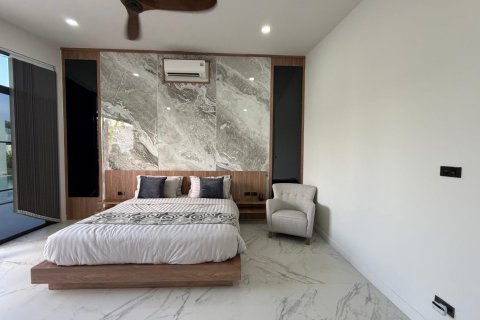 Villa in Hua Hin, Thailand 5 bedrooms № 169739 - photo 12